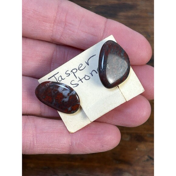 Vintage Jasper Stone Screw-on Earrings Red Grey Speckled Stone - Picture 2 of 5